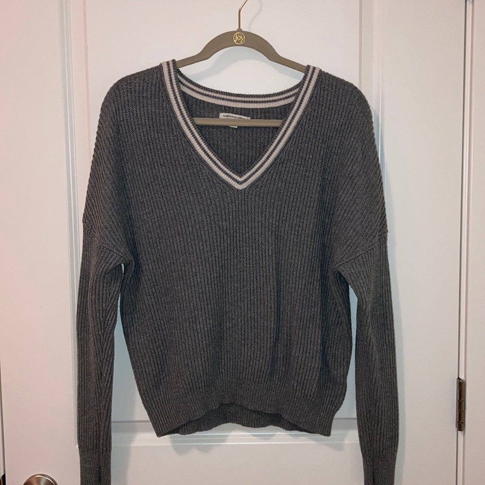 💜Used American Eagle V-neck Sweater